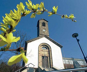 Kirche Ommersheim außen